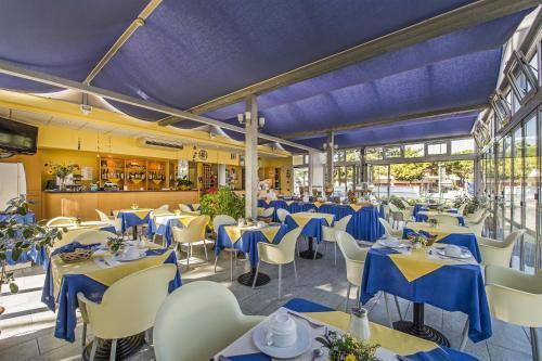Hotel Minerva Ліньяно-Сабб'ядоро Екстер'єр фото