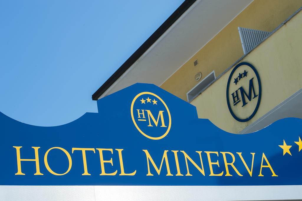 Hotel Minerva Ліньяно-Сабб'ядоро Екстер'єр фото